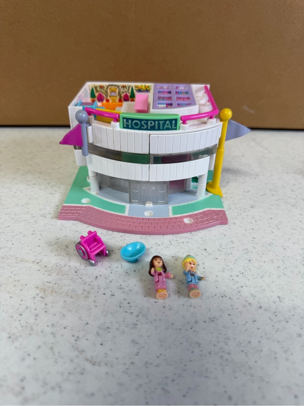 Vintage 1995 Polly Pocket Children’s Hospital Incomplete Read Description